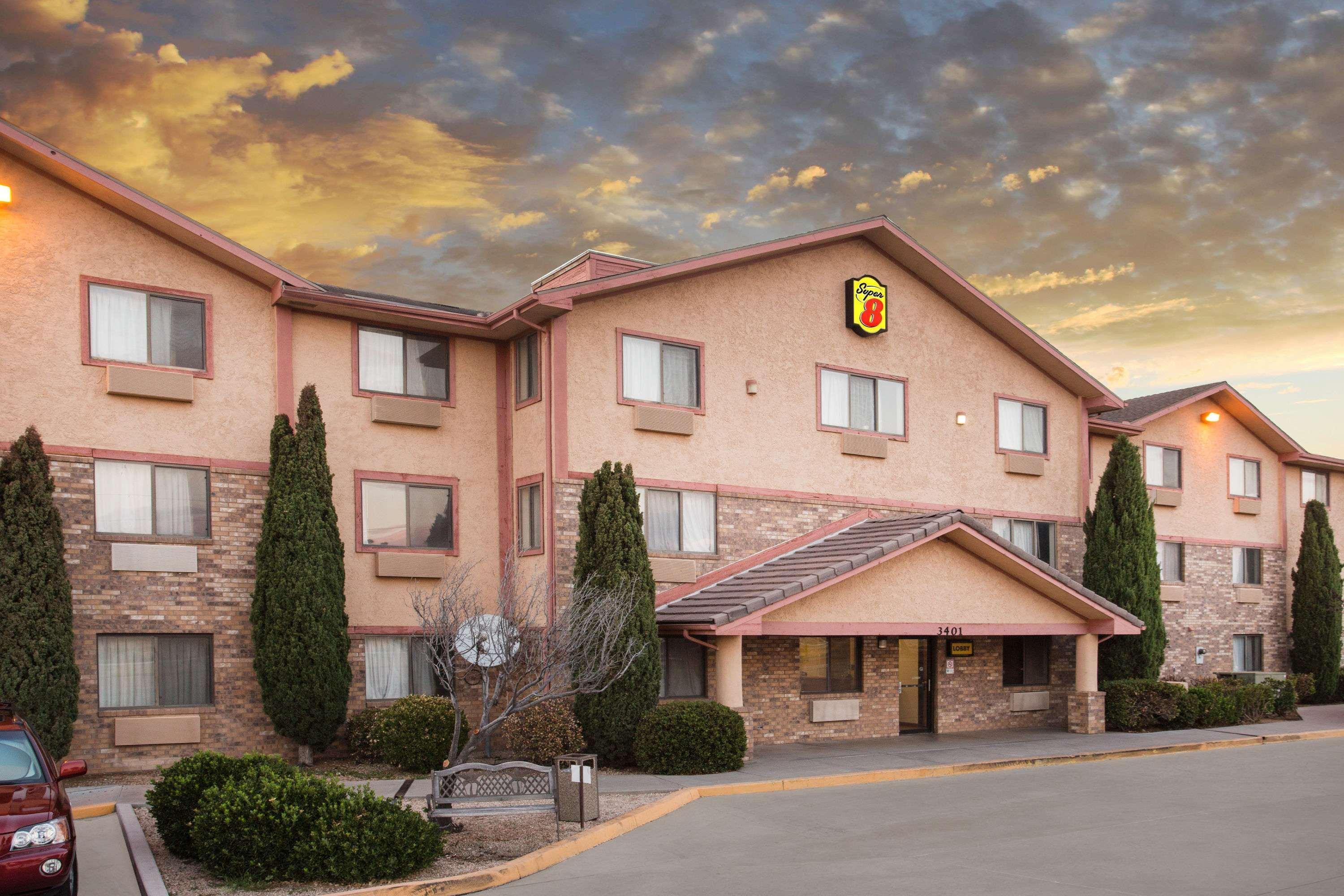 Hotel Super 8 By Wyndham Kingman Exterior foto